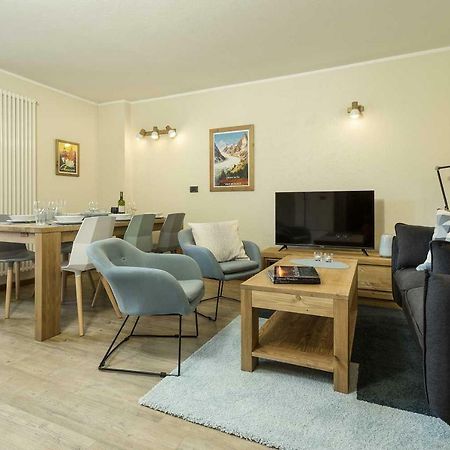 Apartment Ensa - Alpes Travel - Central Chamonix - Sleeps 4 Eksteriør billede