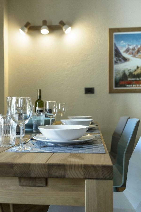 Apartment Ensa - Alpes Travel - Central Chamonix - Sleeps 4 Eksteriør billede